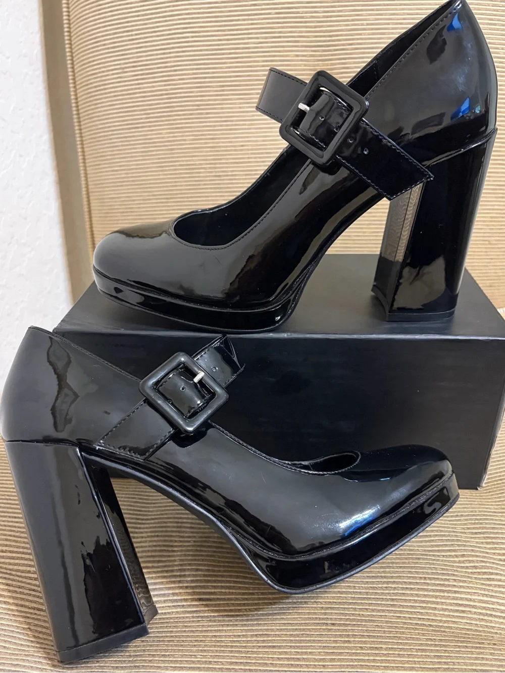 Madden Girl Women’s Ursulla Black Patent Leather Mary Jane Platform Pump, Size 8